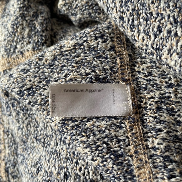 American Apparel Sweater - Picture 2 of 3